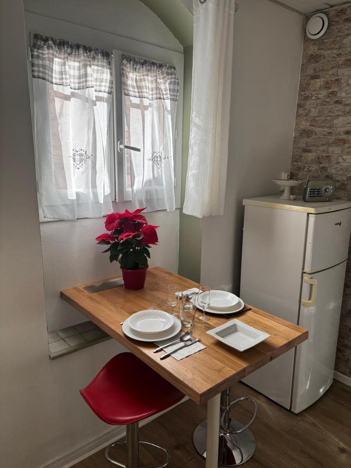 Appartement Central Des Terres Chaudes Proche Bord De Mer Ментона Экстерьер фото
